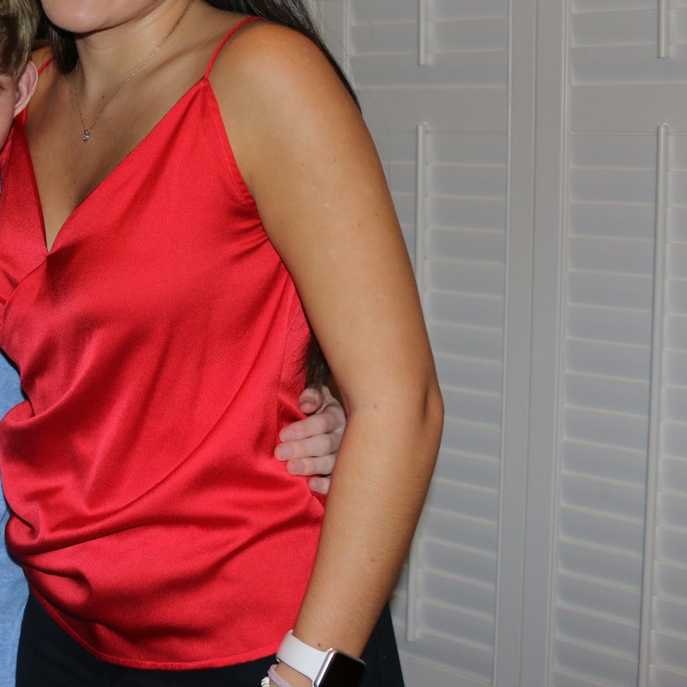 Red Do+Be top. Size medium. No adjustable strap. side rouching
